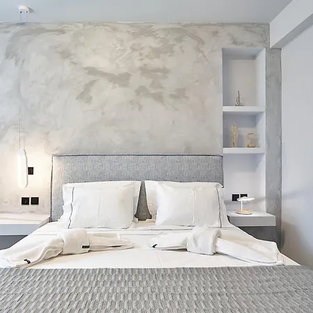 Sapphire Kythnos Mérichas