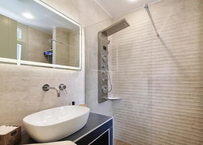 Sapphire Kythnos Mérichas